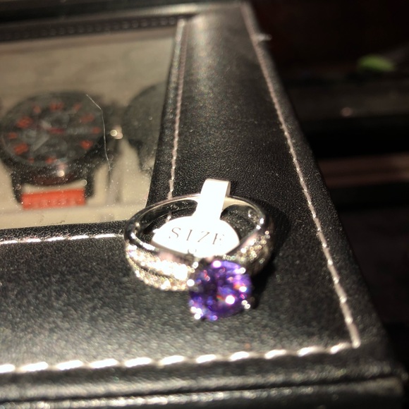 Ring - Picture 4 of 6